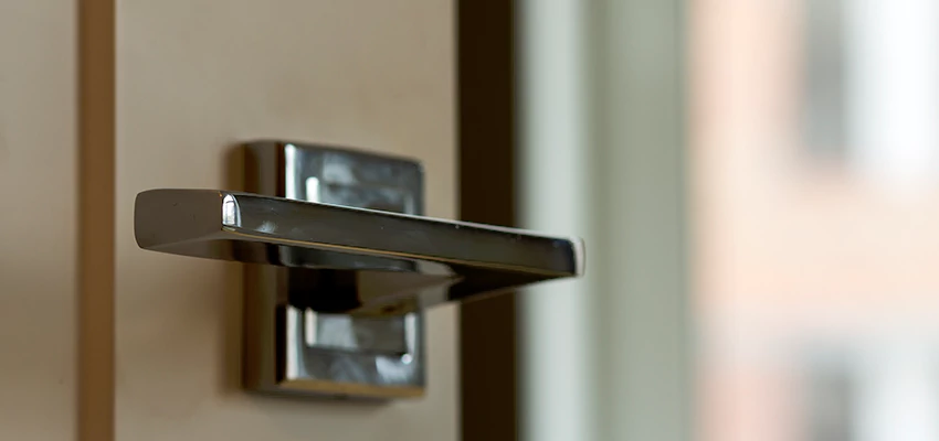 Door Lever Knob Repair in Doral, Florida