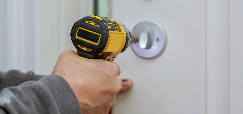 Street Locksmith For Smart Lock Repair in Doral, FL